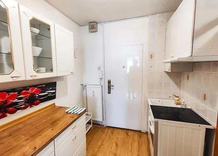 Quiet Near Center Daire