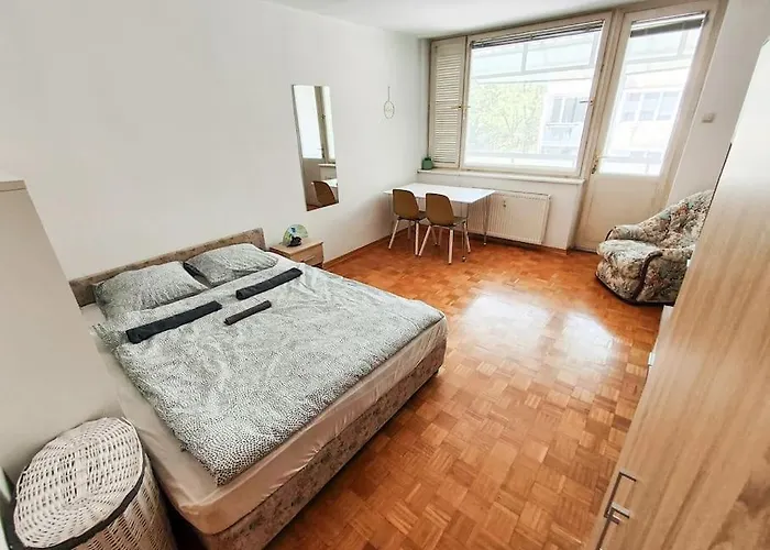 Quiet Near Center Apartament Lublana